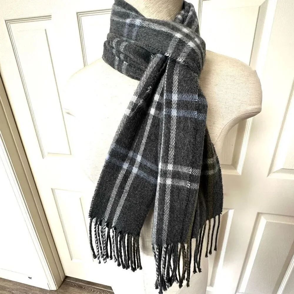 Cejon Italian grey fringe scarf
